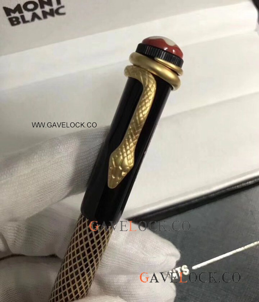 Replica Mont Blanc Pen / Rouge Et Noir Gold Rollerball Pen